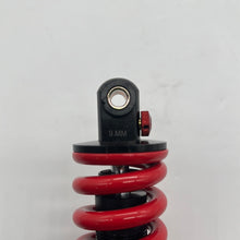 Load image into Gallery viewer, Mantis King GT Rear adjustable shocks (red 125mm-9.0)
