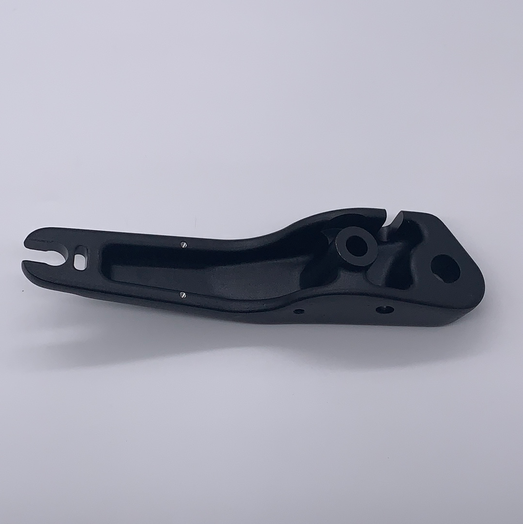 Mantis 8 left rear suspension arm